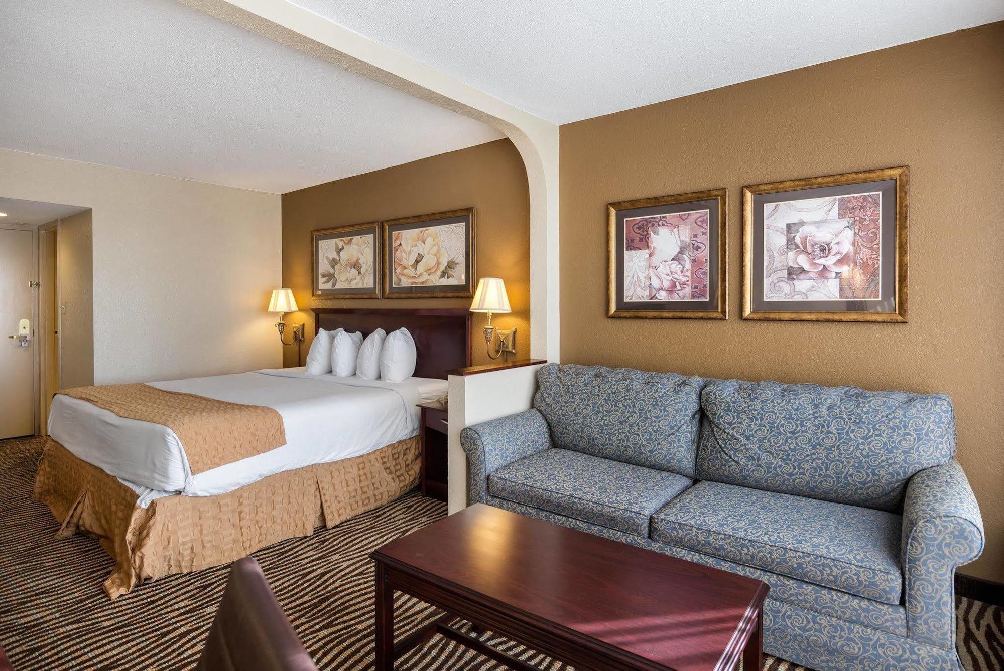 Quality Inn Near Hampton Coliseum מראה חיצוני תמונה