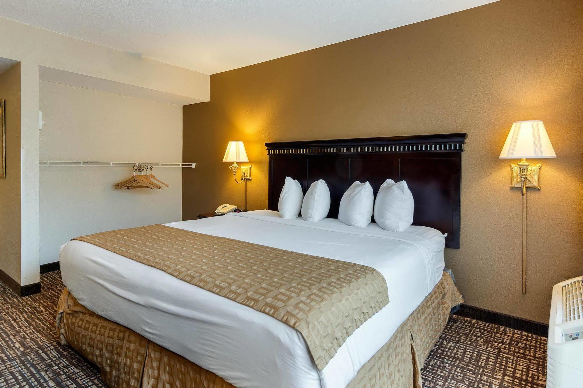 Quality Inn Near Hampton Coliseum מראה חיצוני תמונה