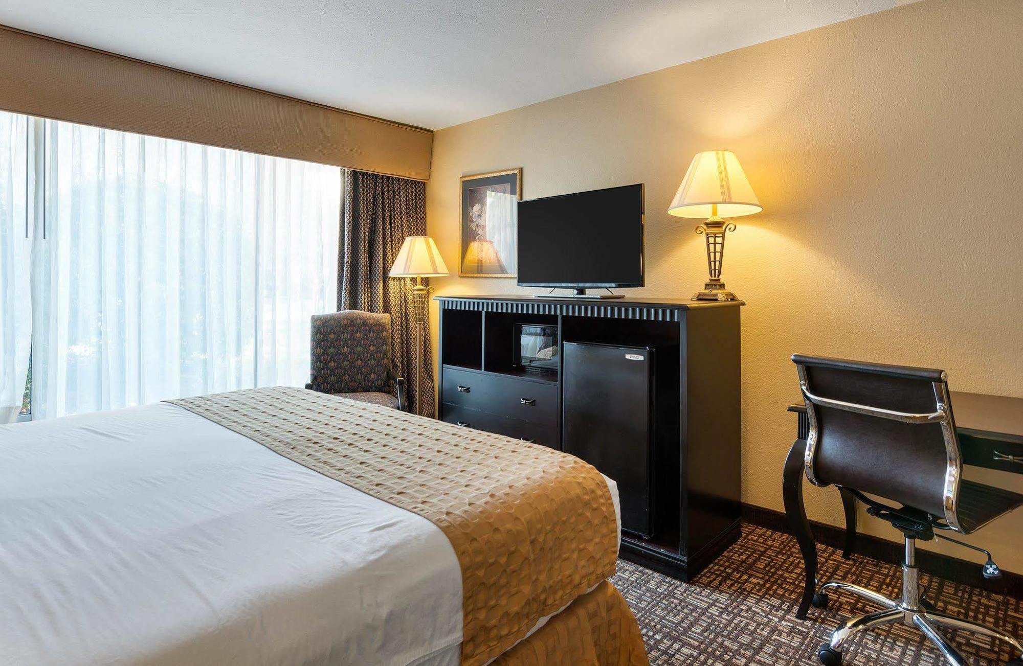 Quality Inn Near Hampton Coliseum מראה חיצוני תמונה