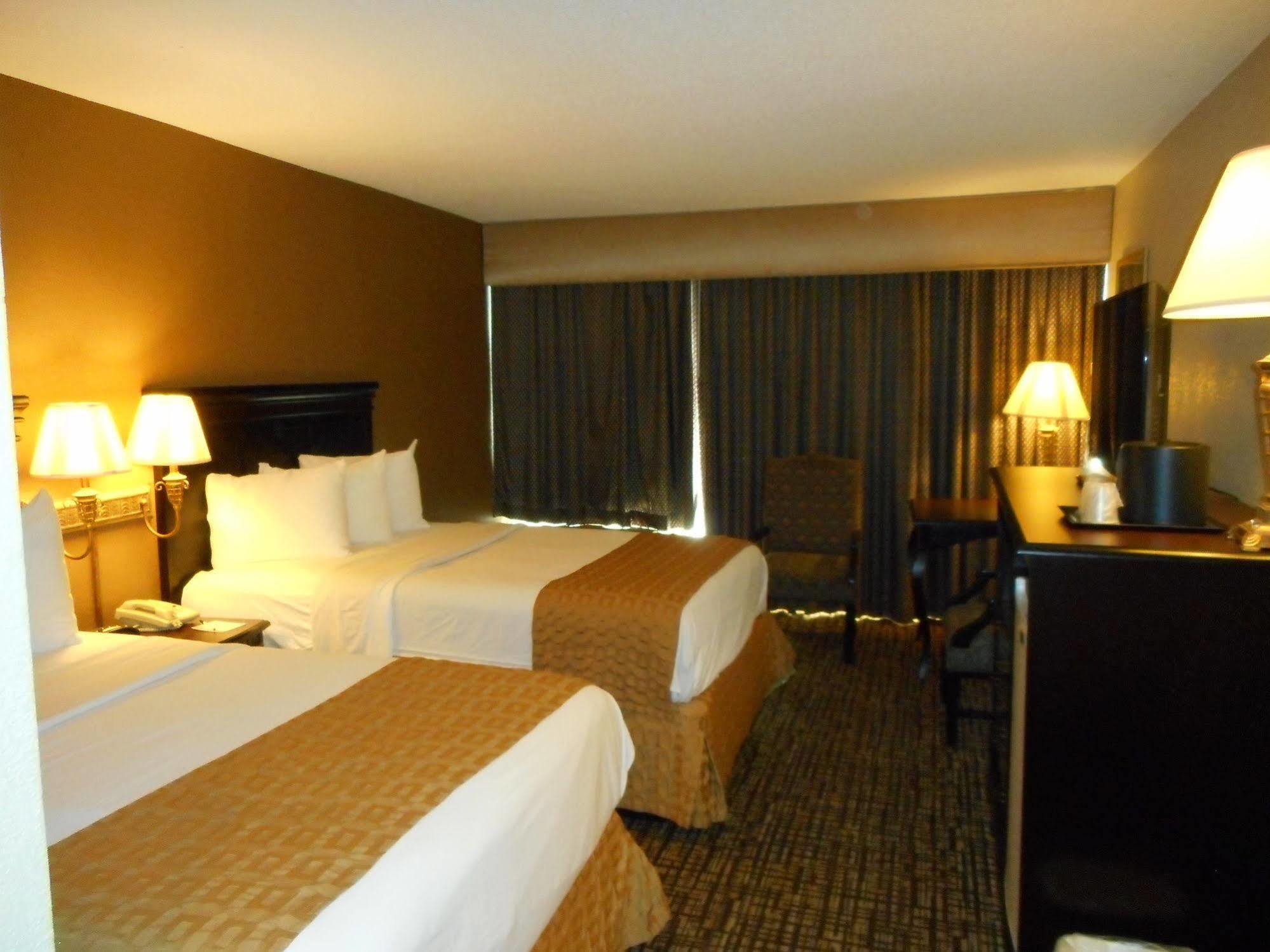 Quality Inn Near Hampton Coliseum מראה חיצוני תמונה